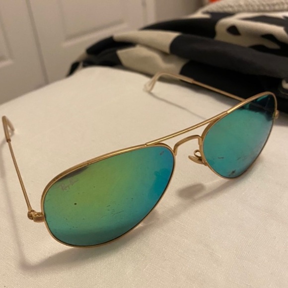 Ray Ban Aviators - Picture 2 of 4